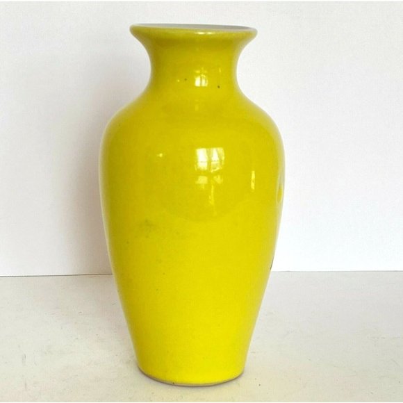 Vintage MCM Berry or Grape Cluster Yellow Mid Century Modern Vase 6" Tall - Picture 3 of 8